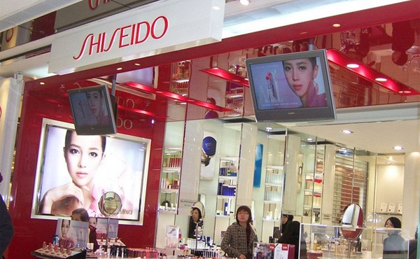 资生堂：从日本小药店到全球化妆品巨头